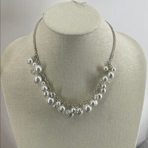 2.11.26-9 MOD Elegant Silvertone Faux Pearl & Faceted Clear Beaded Necklace